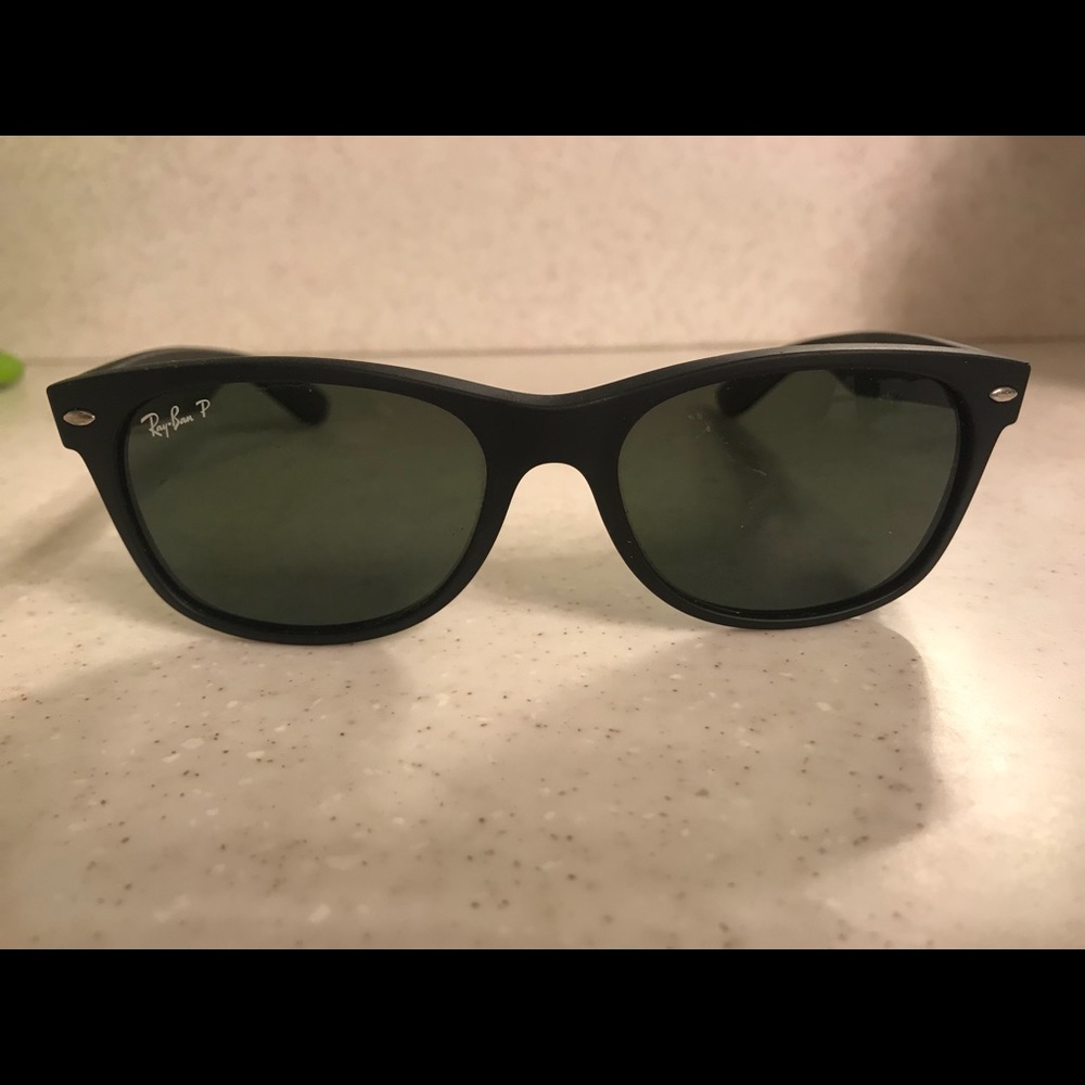 Black Ray-Ban Polarized glasses